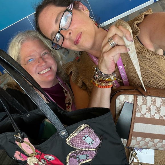 I’m at PoshFest! If you are too leave a comment 😃 - Picture 6 of 10